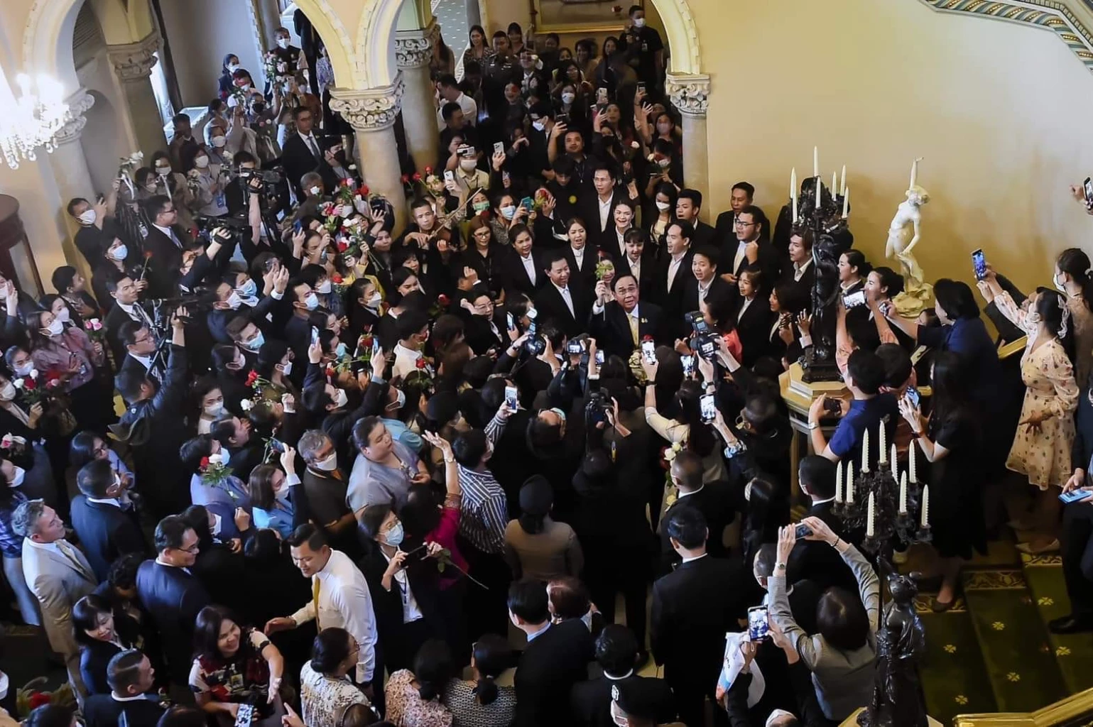 ข้าราชการทำเนียบอำลานายกฯลุงตู่