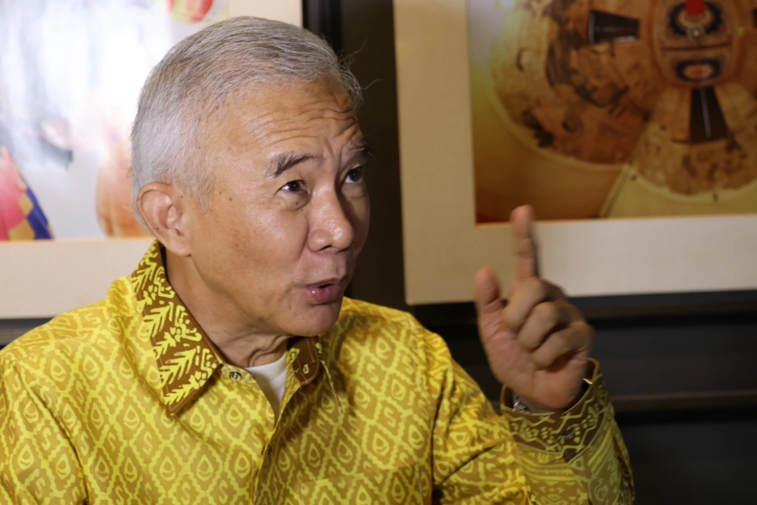 นายสุวัจน์ ลิปตพัลลภ อดีตรองนายกรัฐมนตรี ประธานพรรคชาติพัฒนากล้า 