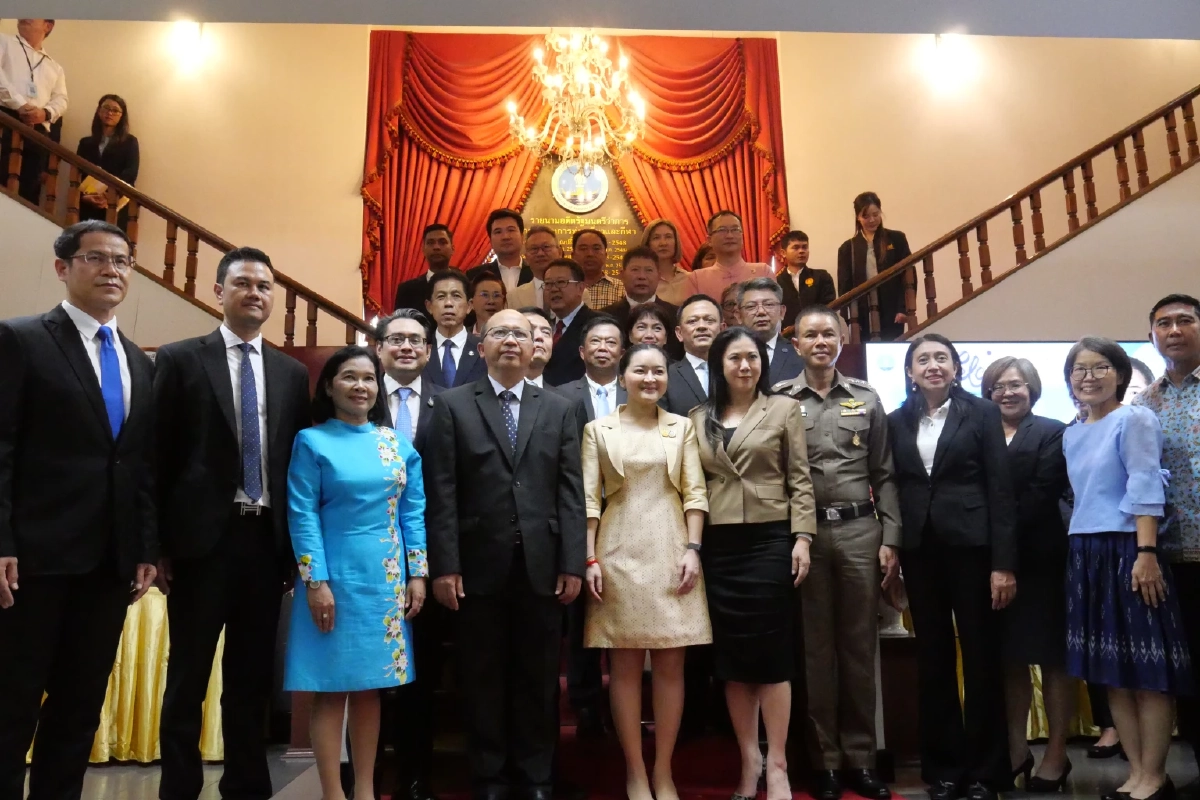 'รมว.ท่องเที่ยว'  ตีตั๋วตามเชียร์ 'ทีมชาติไทย' ลุยเอเชียนเกมส์