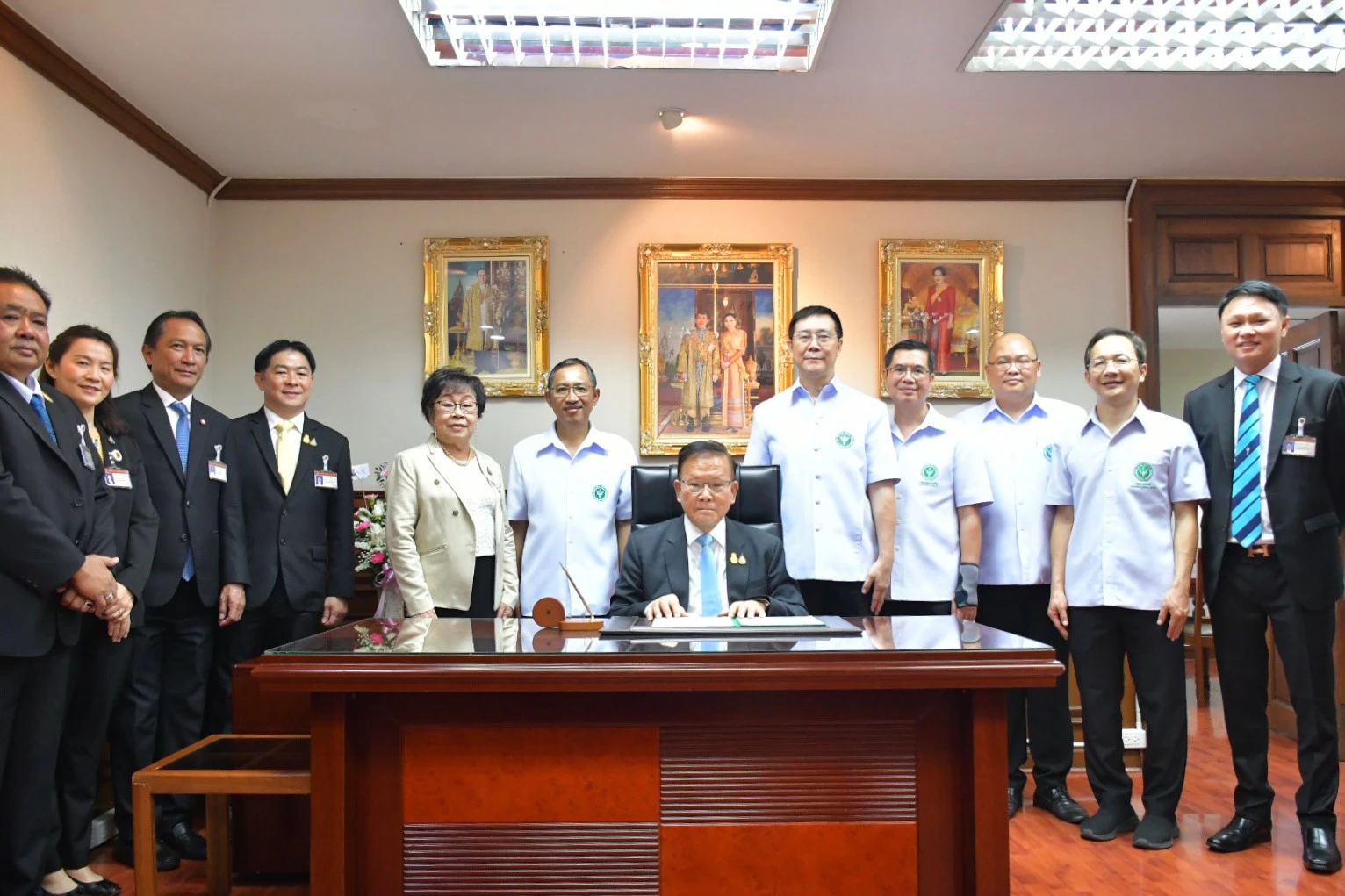 ชลน่าน-สันติ เข้ารับตำแหน่งรัฐมนตรี สธ. เตรียมแถลงนโยบายกระทรวง