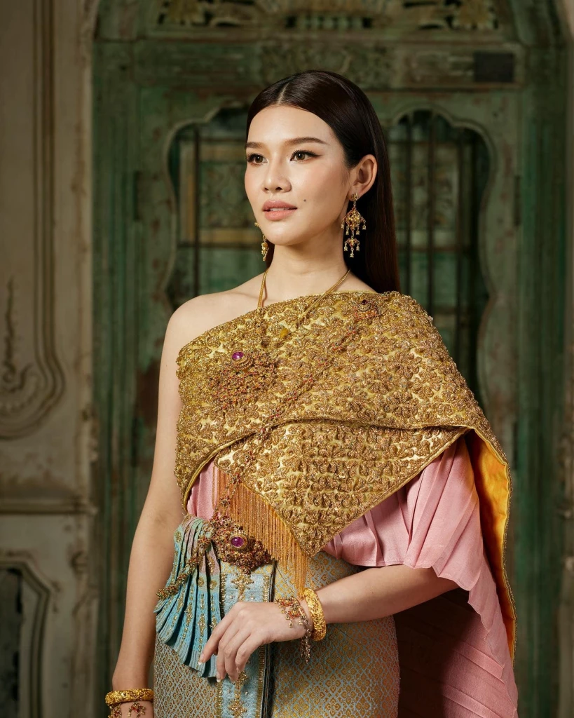 จุ๊บจิ๊บ ธนพร