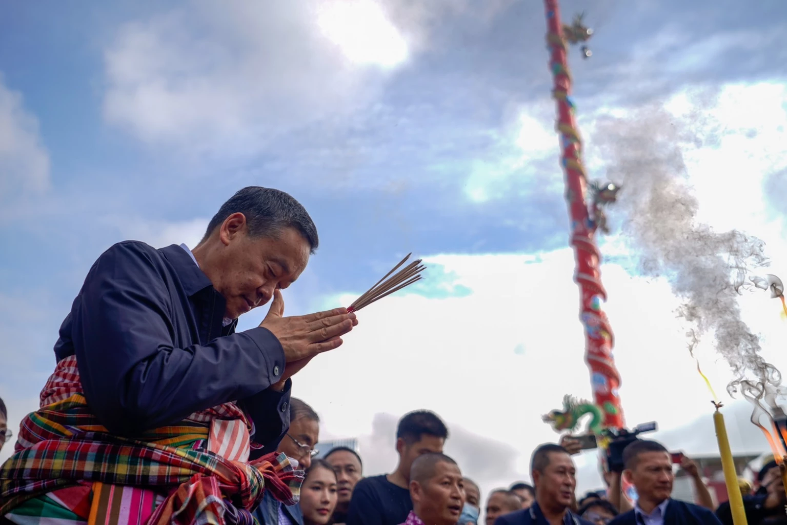 นายเศรษฐา ทวีสิน นายกรัฐมนตรี พร้อมคณะ สักการะสิ่งศักดิ์ ศาลหลักเมืองจังหวัดขอนแก่น