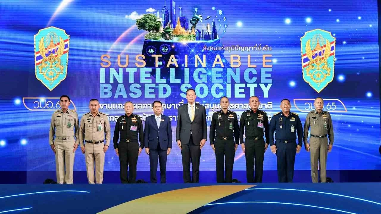 ‘นายกฯ’ ร่วม วปอ. บ่นเสียดาย มาเร็วกว่านี้ ไม่งั้นเอาใช้ แถลงนโยบายรัฐบาล