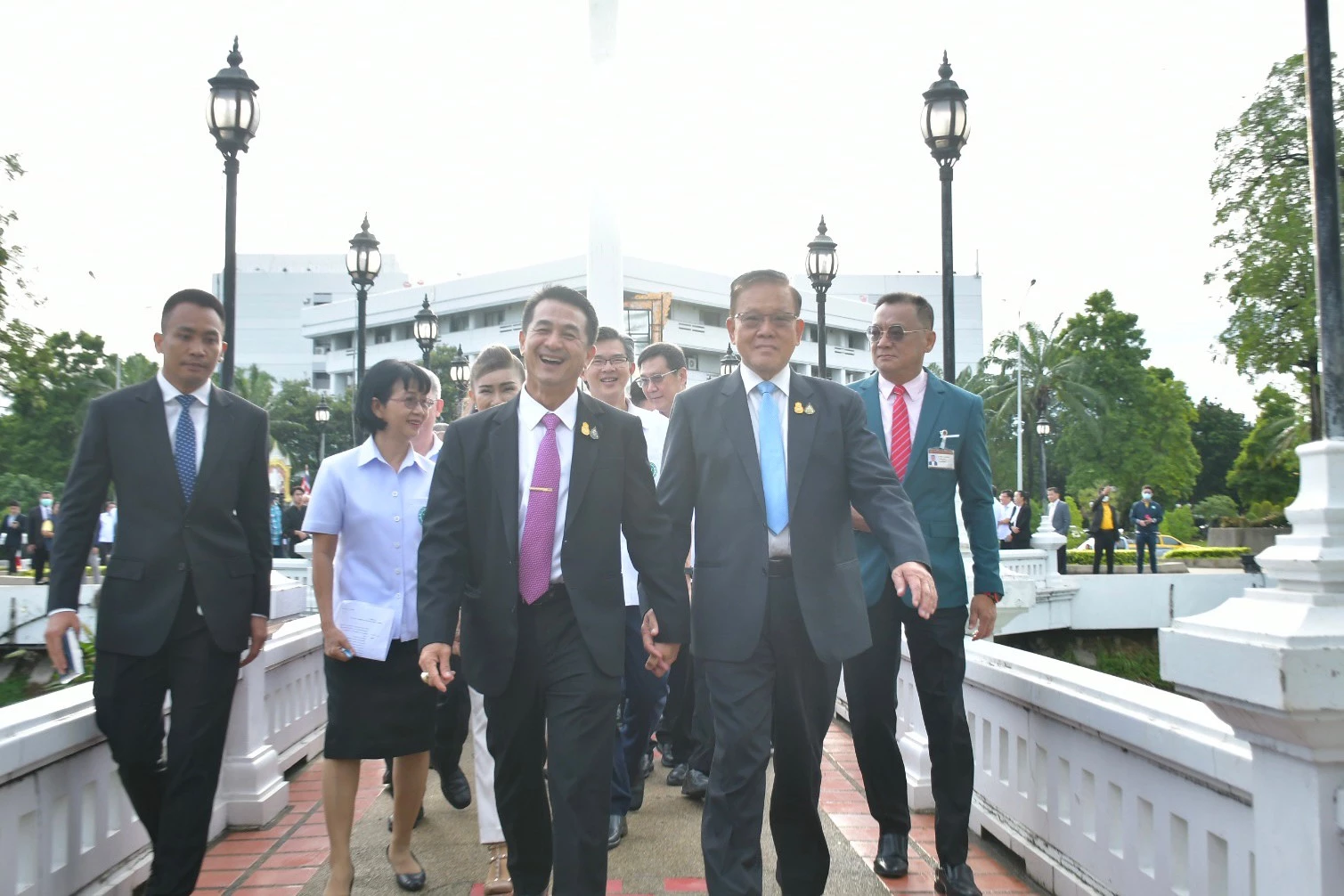 ชลน่าน-สันติ เข้ารับตำแหน่งรัฐมนตรี สธ. เตรียมแถลงนโยบายกระทรวง