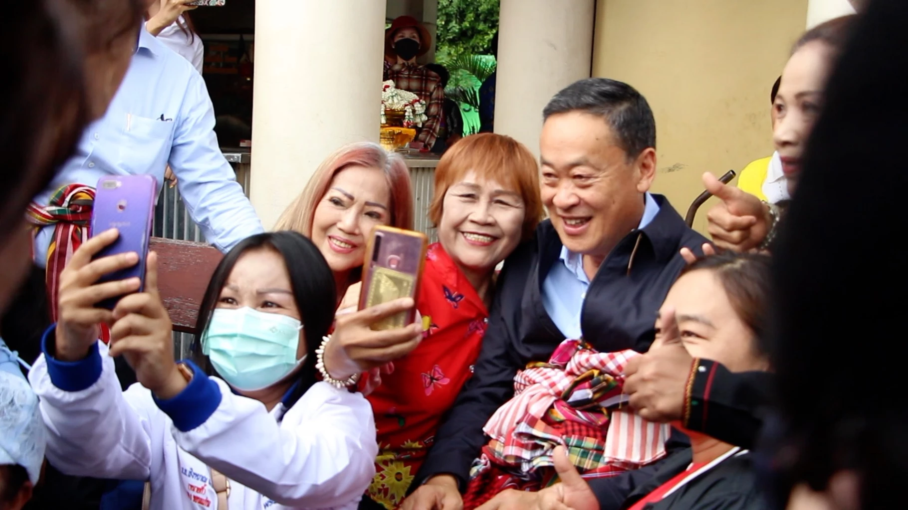 ‘นายกฯ’ ลุยอีสานดูภัยแล้ง-ปชช.เชียร์ “นายกฯเศรษฐาจะพาประชาชนเป็นเศรษฐี”