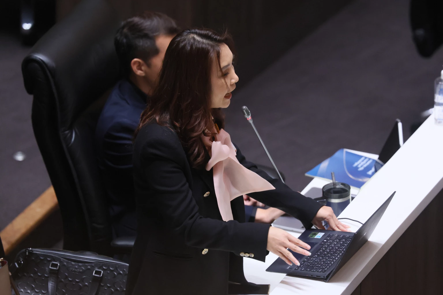 น.ส.ศิริกัญญา ตันสกุล สส.บัญชีรายชื่อ และรองหัวหน้าพรรคก้าวไกล อภิปรายฯ นโยบายรัฐบาลเศรษฐา 1