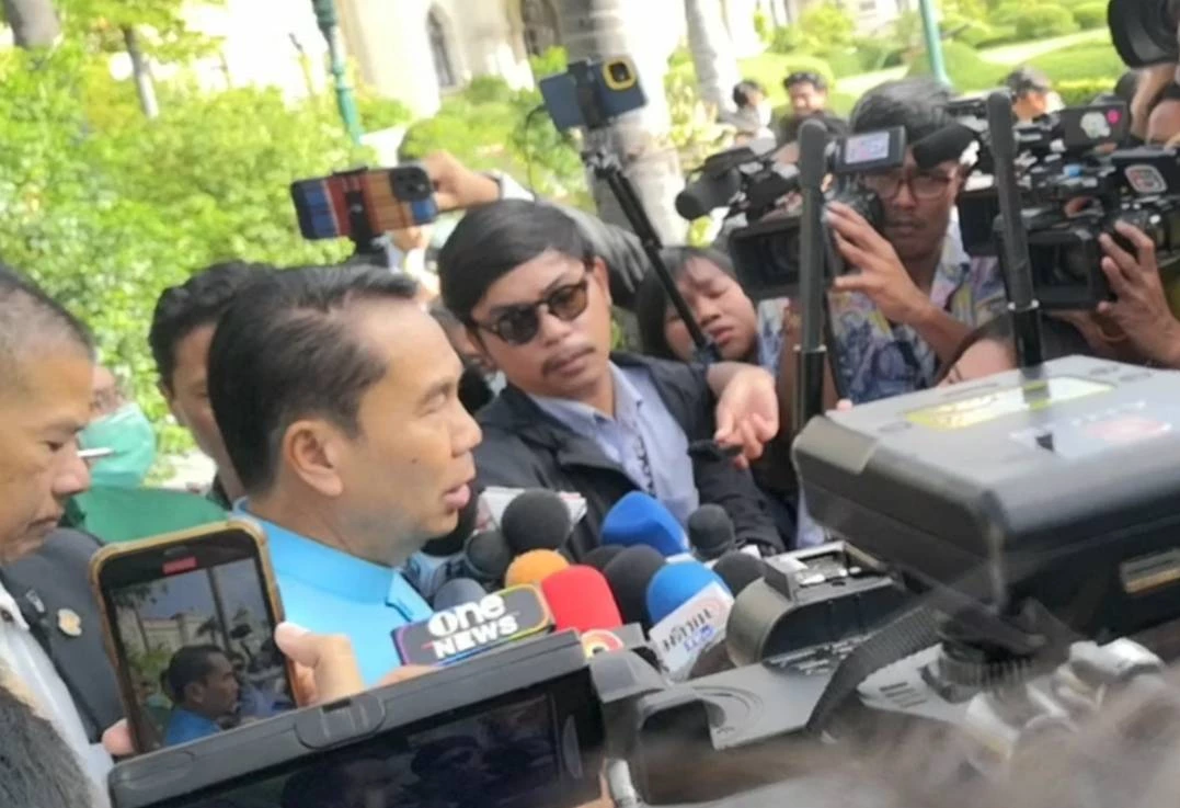 สุทิน คลังแสง รมว.กลาโหม