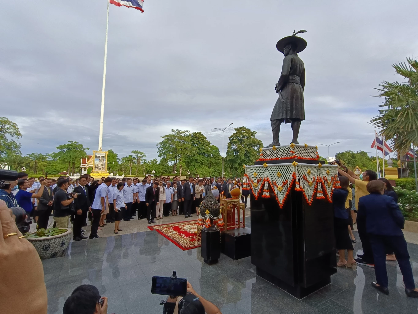 ชลน่าน-สันติ เข้ารับตำแหน่งรัฐมนตรี สธ. เตรียมแถลงนโยบายกระทรวง