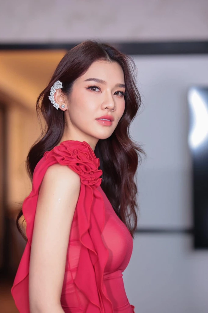 จุ๊บจิ๊บ ธนพร