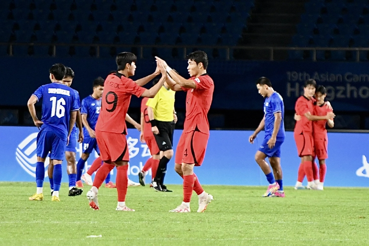 'ฟุตบอลทีมชาติไทย'   ฝันร้าย เกาหลีใต้ ถล่ม 4-0  เก็บชัย   แบ่งกลุ่ม เอเชียนเกมส์