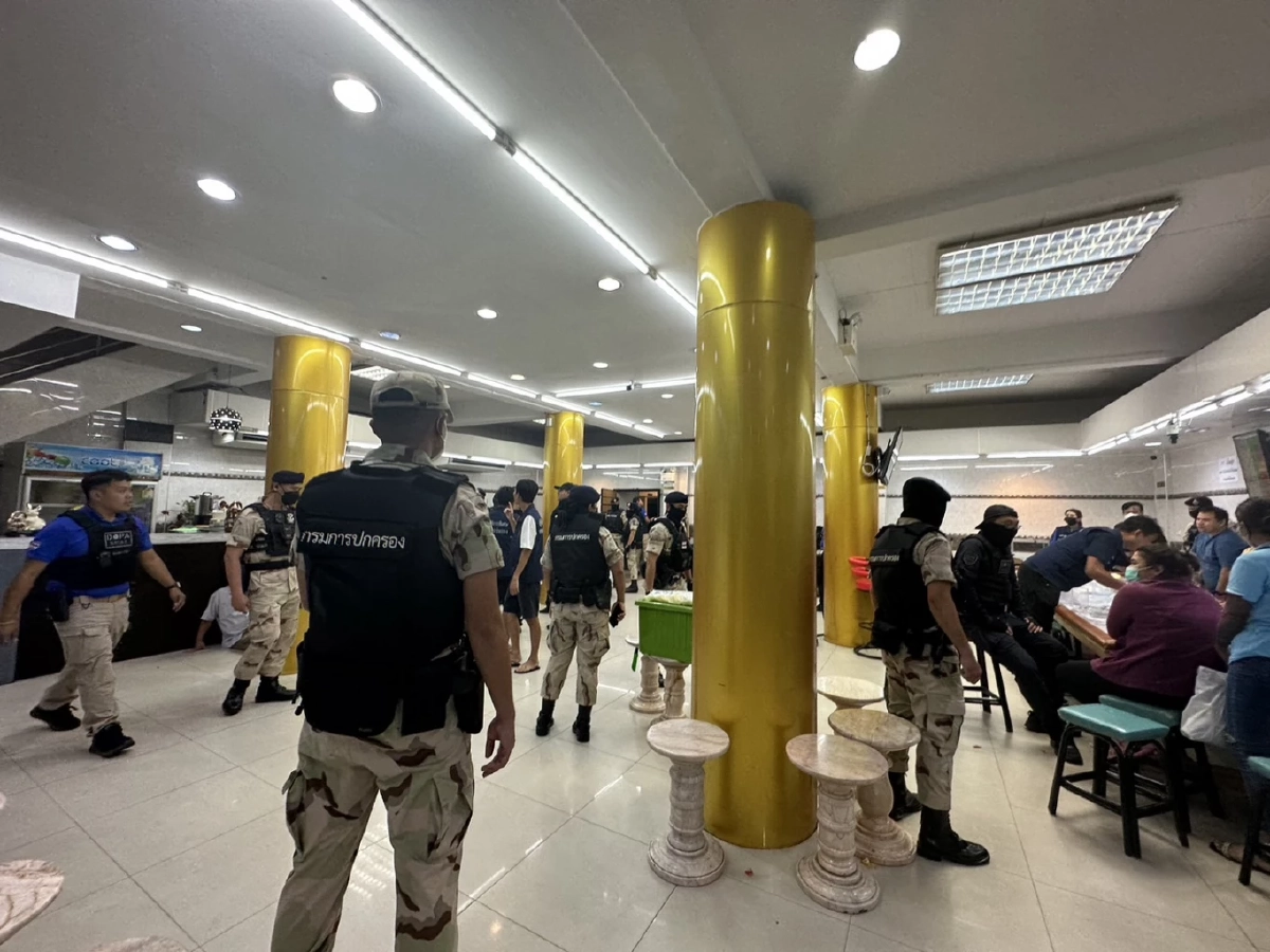 กรมการปกครอง บุกจับบ่อนกลางตลาด เคหะร่มเกล้า