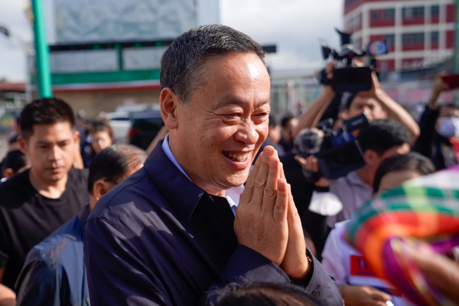 ‘นายกฯ’ ลุยอีสานดูภัยแล้ง-ปชช.เชียร์ “นายกฯเศรษฐาจะพาประชาชนเป็นเศรษฐี”