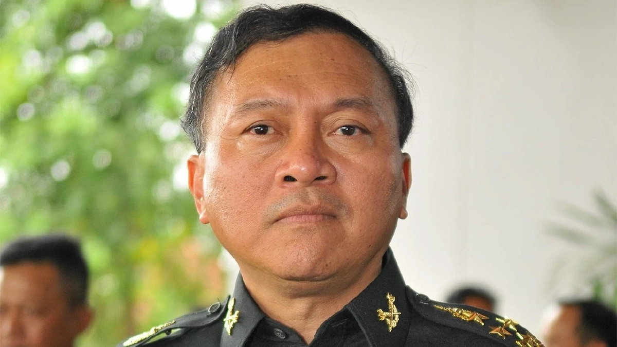 พล.อ.นิพัทธ์ ทองเล็ก อดีตปลัดกระทรวงกลาโหม