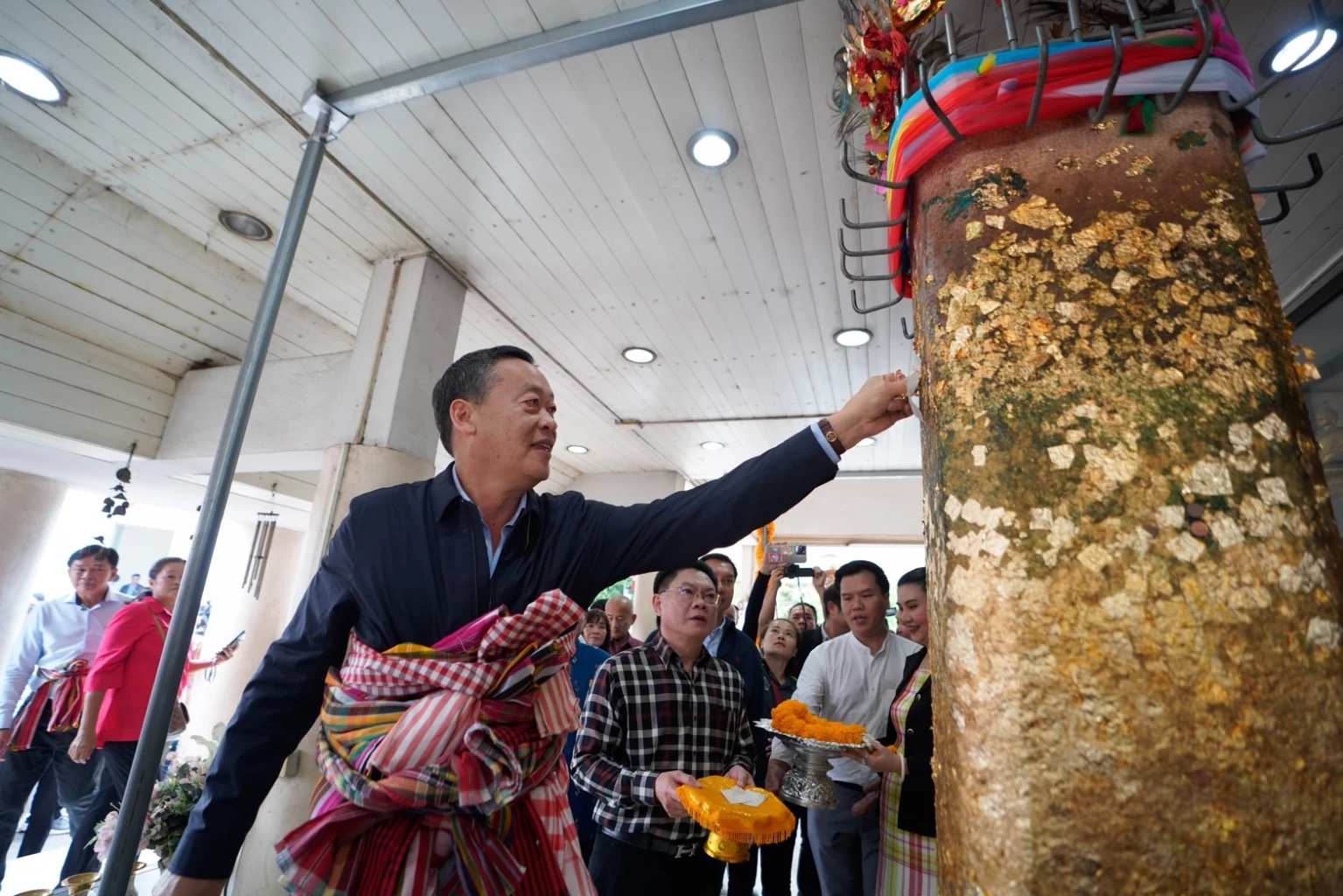 ‘นายกฯ’ ลุยอีสานดูภัยแล้ง-ปชช.เชียร์ “นายกฯเศรษฐาจะพาประชาชนเป็นเศรษฐี”