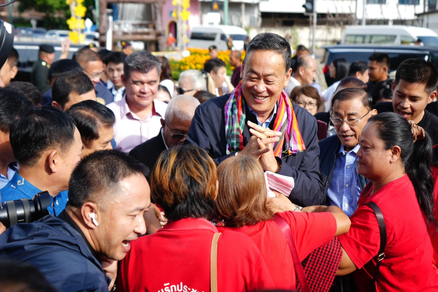 ‘นายกฯ’ ลุยอีสานดูภัยแล้ง-ปชช.เชียร์ “นายกฯเศรษฐาจะพาประชาชนเป็นเศรษฐี”