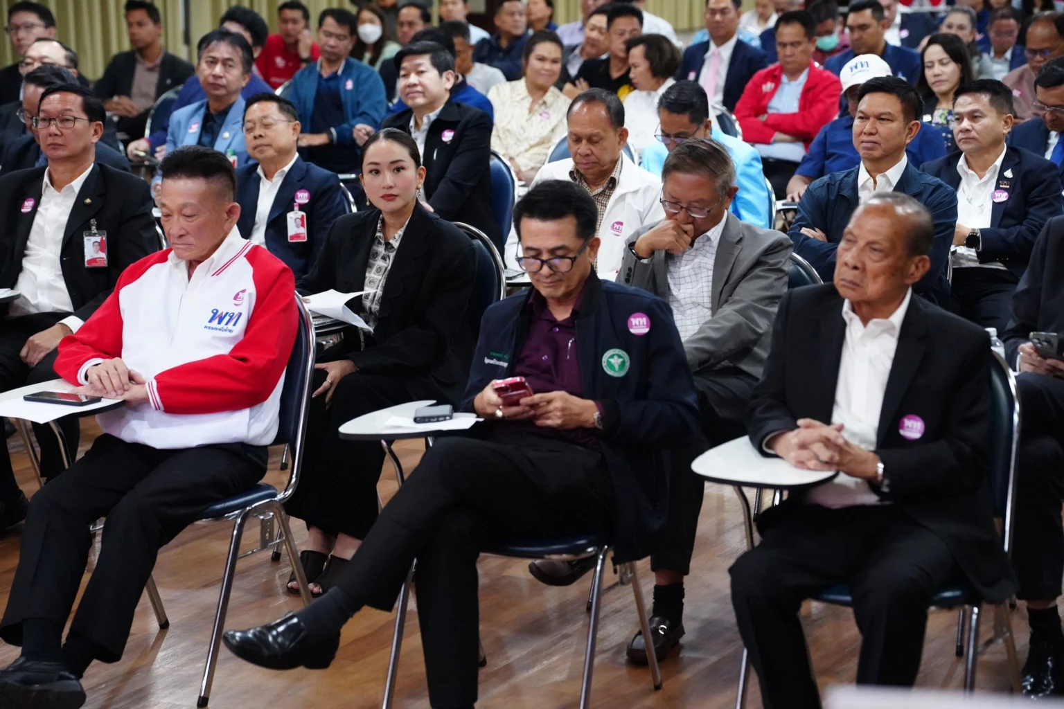 คึกคัก ประชุม ‘สส.เพื่อไทย’ รุมถาม ‘เงินดิจิทัล’ อยากให้รีบประกาศใช้