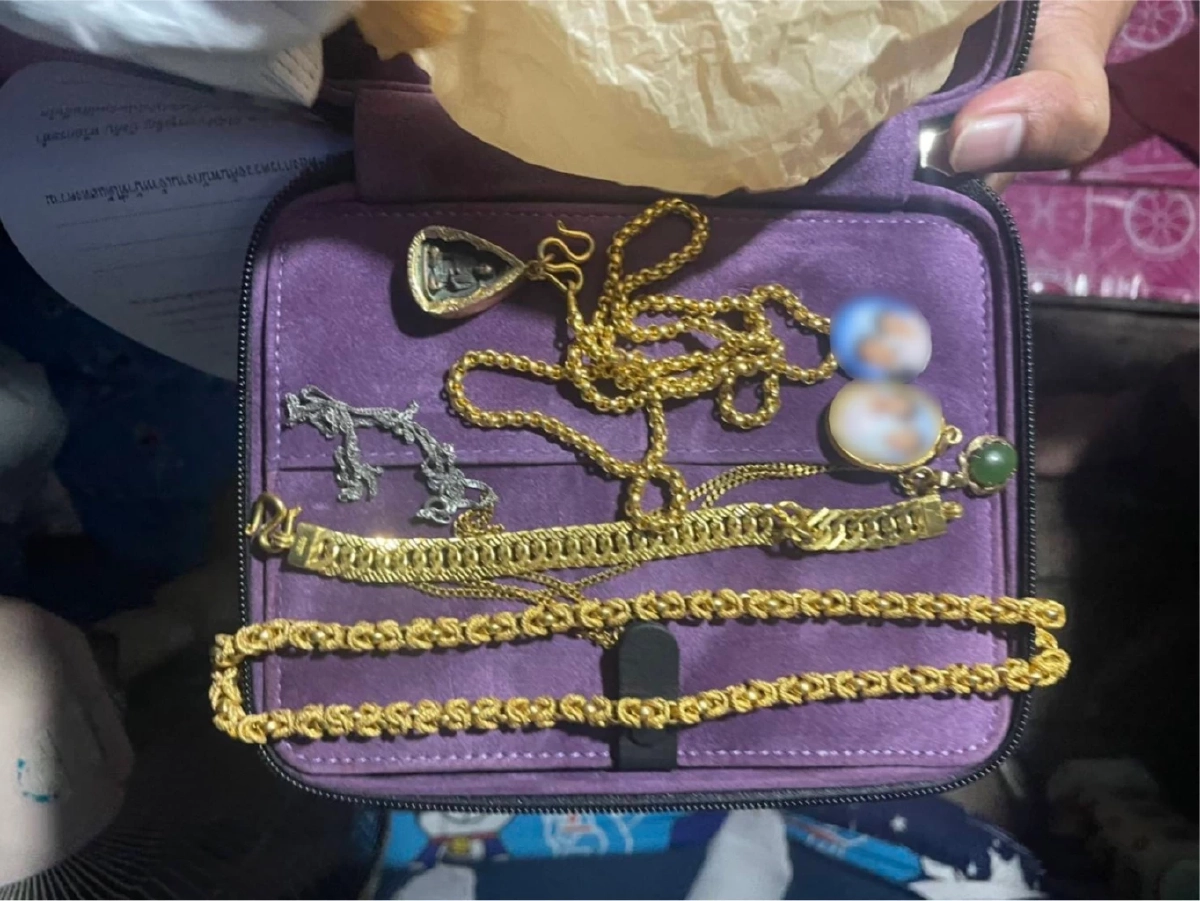 ตำวจยึดของกลางหลายรายการ 