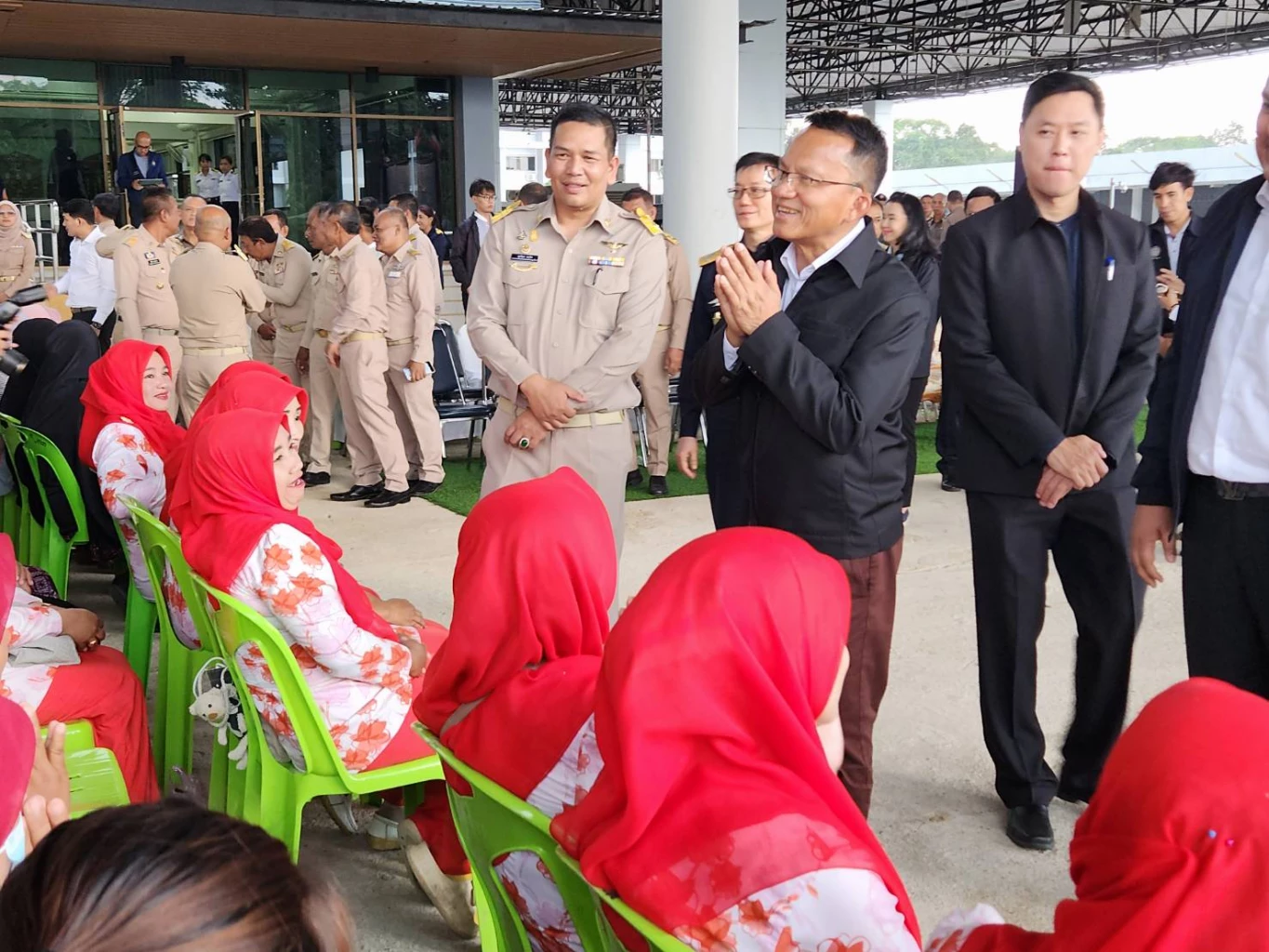 'สมศักดิ์' ลุยแก้น้ำท่วมซ้ำซาก 'นราธิวาส' พร้อมจัดทำบัญชีคนรายได้น้อย