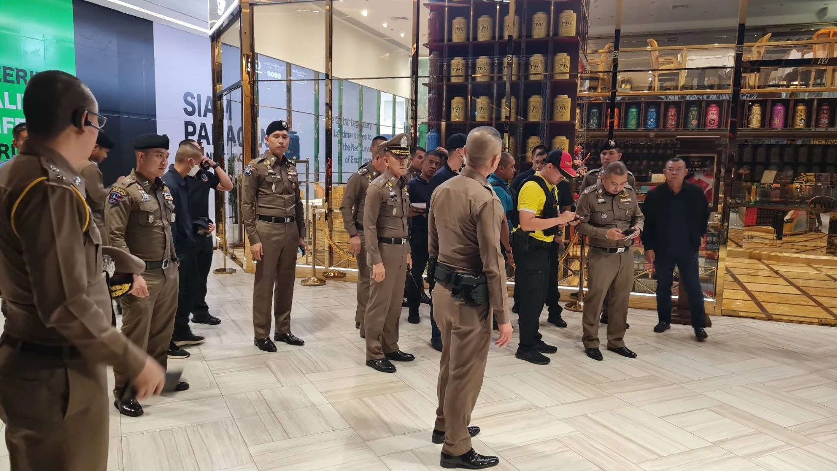 ‘นายกฯเศรษฐา’ เสียใจ ลงพื้นที่ ‘พารากอน’ ตรวจสอบที่เกิดเหตุยิง