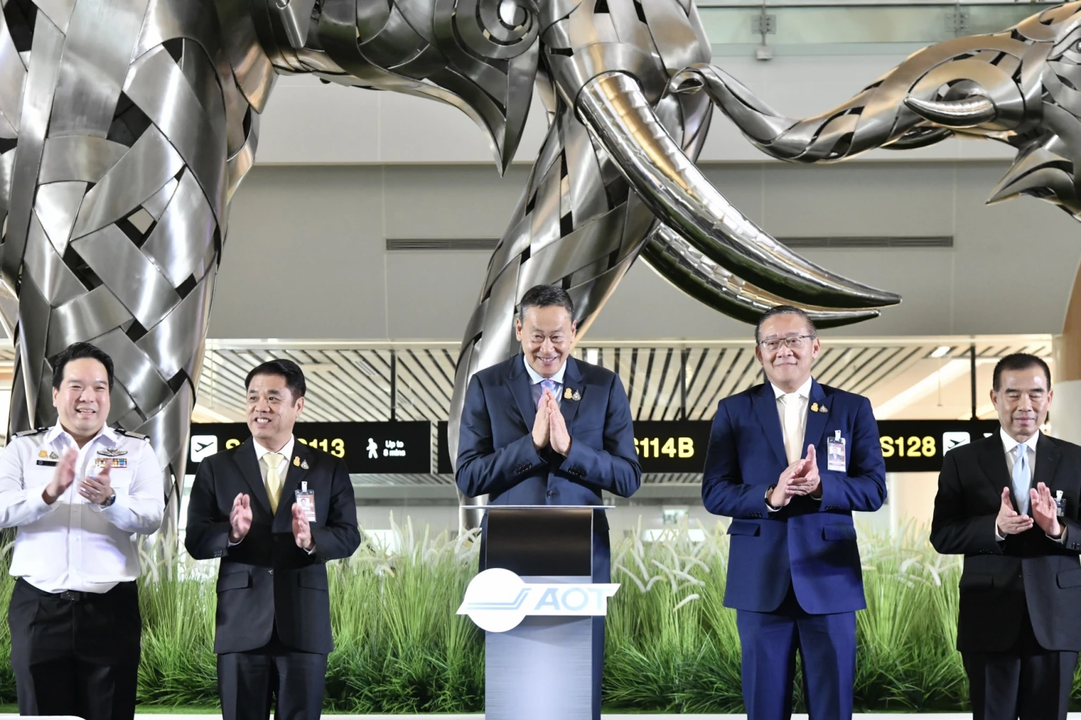 เด็กเพื่อไทย ชน ปชป. ลั่น  'ทักษิณ ชินวัตร'  ปั้น 'สนามบินสุวรรณภูมิ'