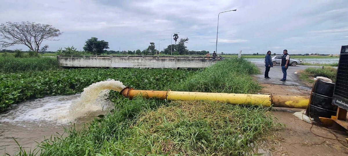กรมชลฯ  จัดเครื่องสูบน้ำพื้นที่อุทกภัย 8  จังหวัด - บูรณาการทุกภาคส่วนรับมือ