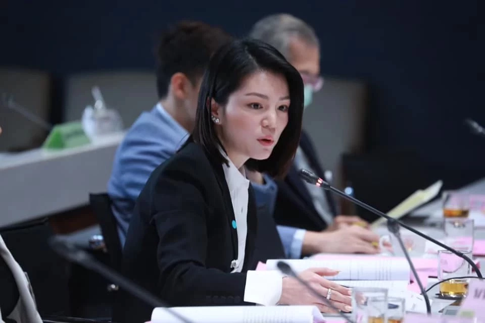 น.ส.วทันยา บุนนาค