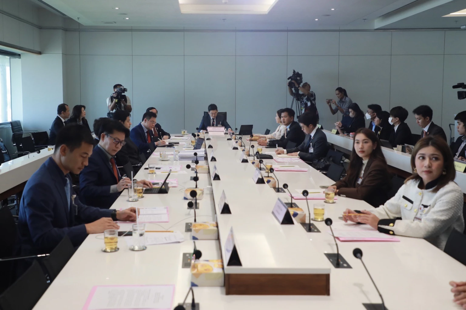 ‘จุรินทร์’ เผย กมธ.เศรษฐกิจ จ่อซักคลัง-ธปท. ‘แจกเงินหมื่น’ ปชช.ต้องรู้