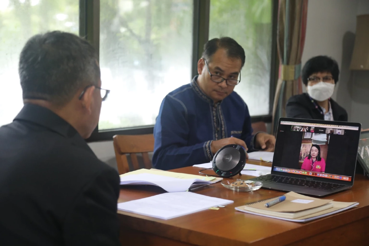 สมศักดิ์ เทพสุทิน รองนายกฯ ประชุม กก.กองทุนผู้ประสบภัย เคาะเยียวยาเหยื่อกราดยิงพารากอน