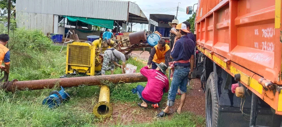 กรมชลฯ  จัดเครื่องสูบน้ำพื้นที่อุทกภัย 8  จังหวัด - บูรณาการทุกภาคส่วนรับมือ