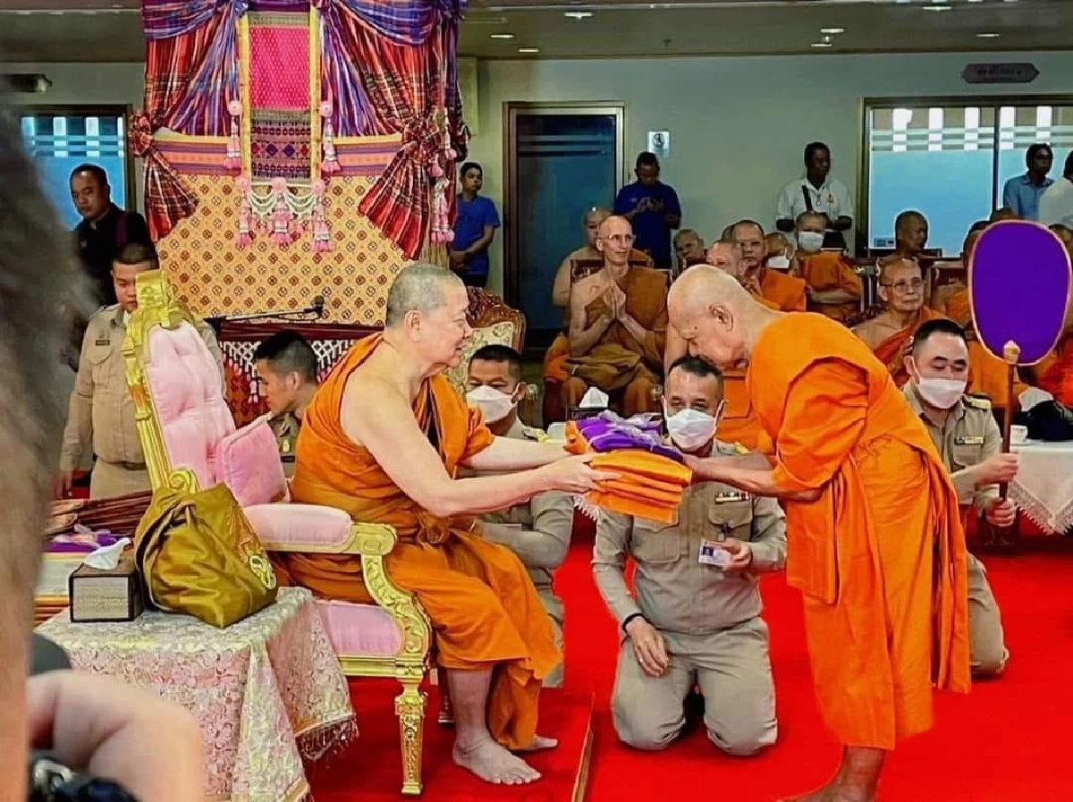 เกจิดังกาญจนบุรี หลวงพ่อแอ่ม ชุติวณฺโณ ดำรงตำแหน่งที่ปรึกษาเจ้าคณะภาค 14 