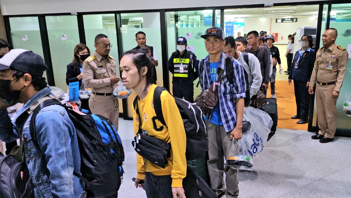 90 'แรงงานไทย' จาก 'อิสราเอล' กลับถึง ประเทศไทย แล้ว