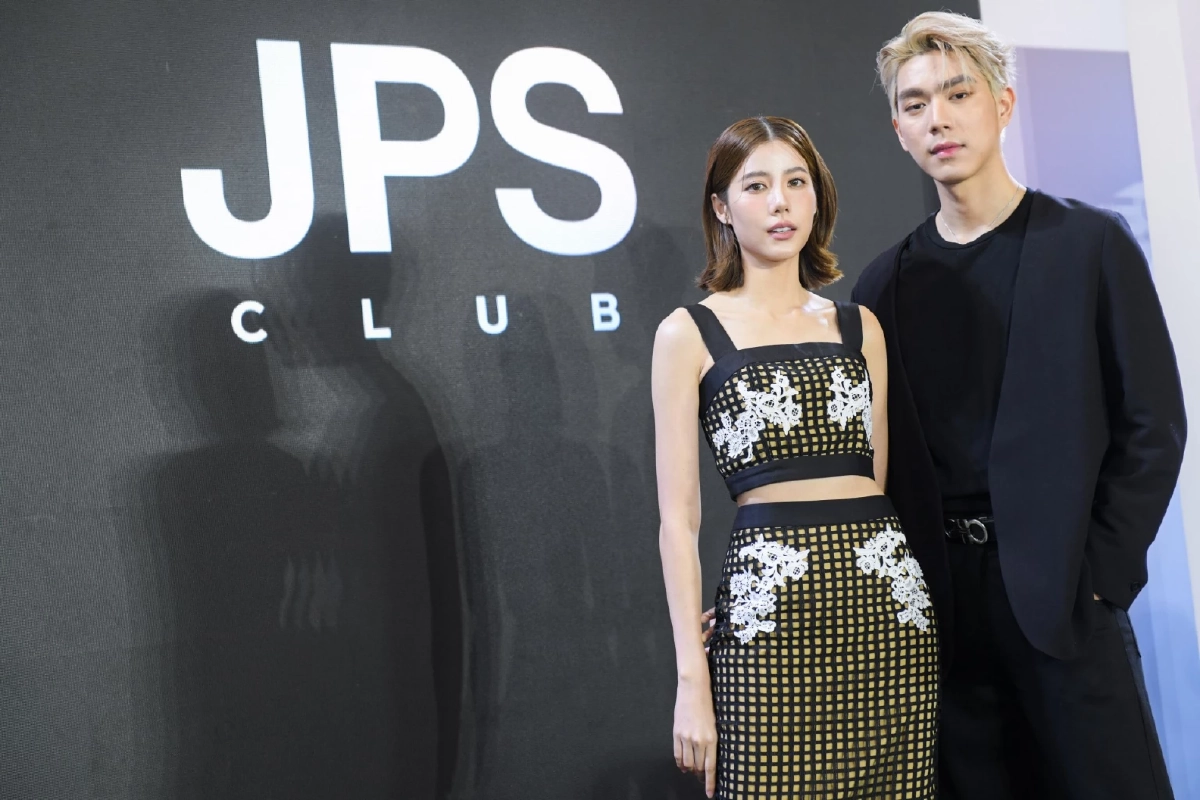 เอสเธอร์ สุปรีย์ลีลา - ไบร์ท นรภัทร