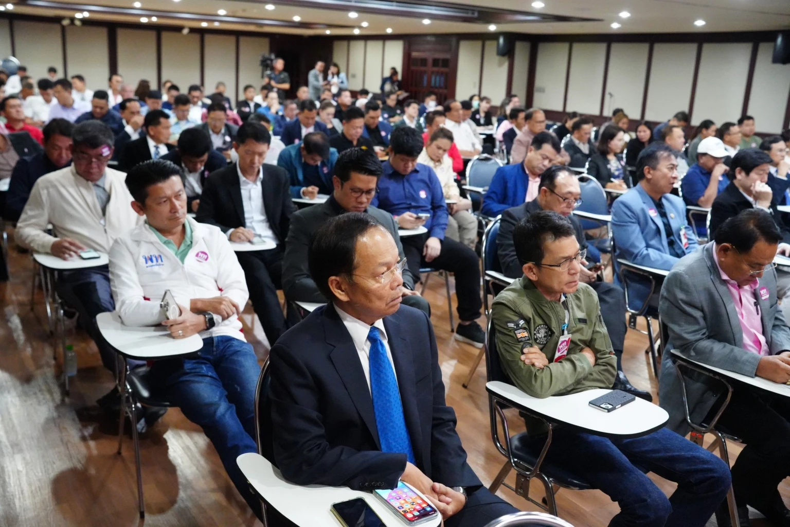 คึกคัก ประชุม ‘สส.เพื่อไทย’ รุมถาม ‘เงินดิจิทัล’ อยากให้รีบประกาศใช้