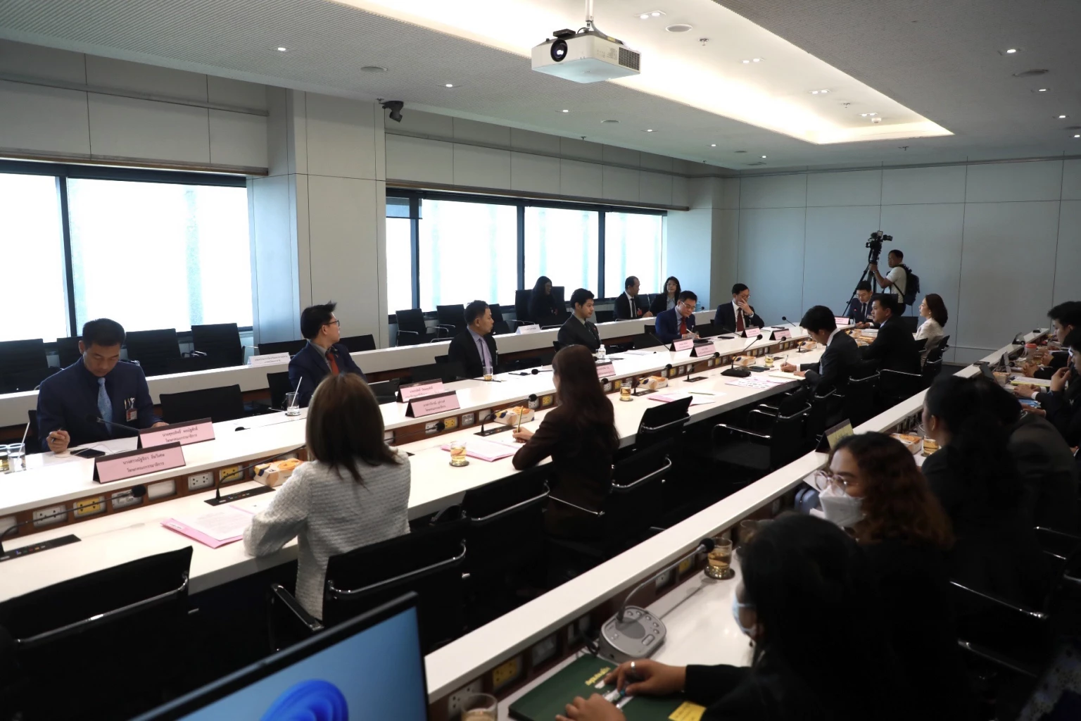 ‘จุรินทร์’ เผย กมธ.เศรษฐกิจ จ่อซักคลัง-ธปท. ‘แจกเงินหมื่น’ ปชช.ต้องรู้