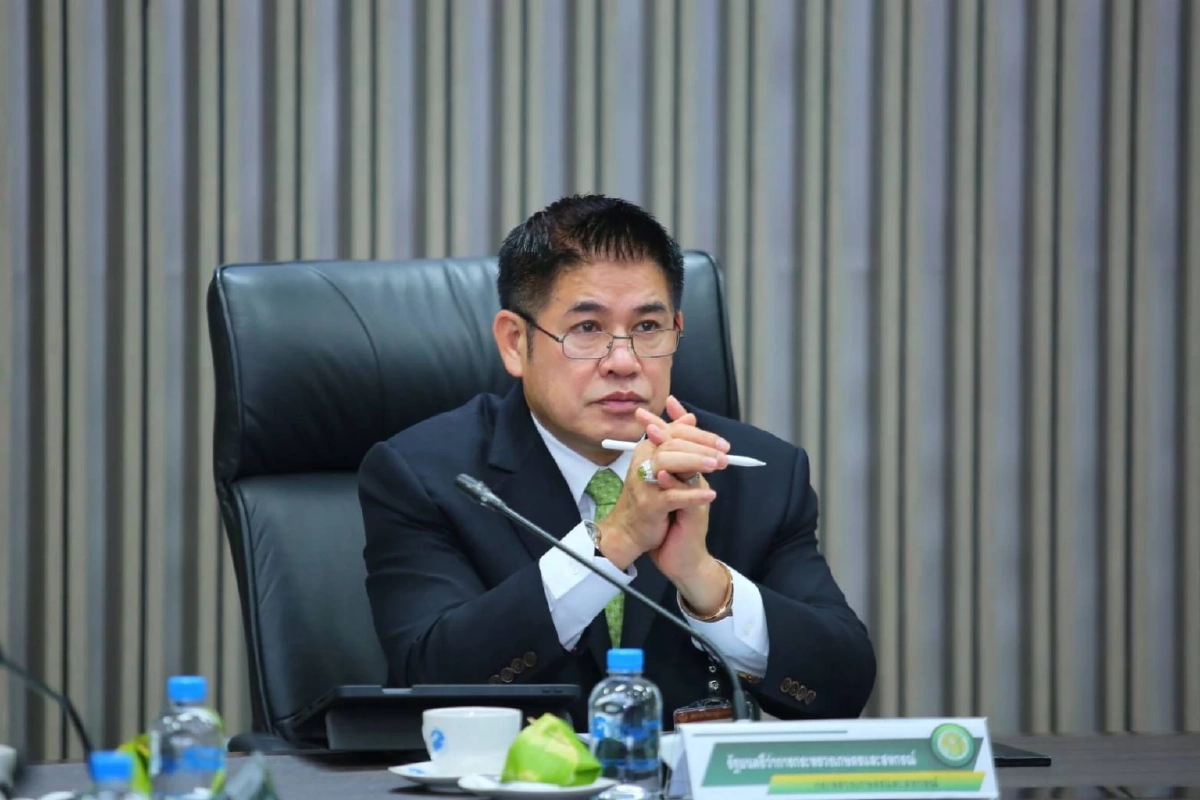 รมว.เกษตรฯ  มอบ กรมชลประทาน  ส่งเครื่องจักรกล เข้า 4 จว.  ภารกิจบรรเทาน้ำท่วม