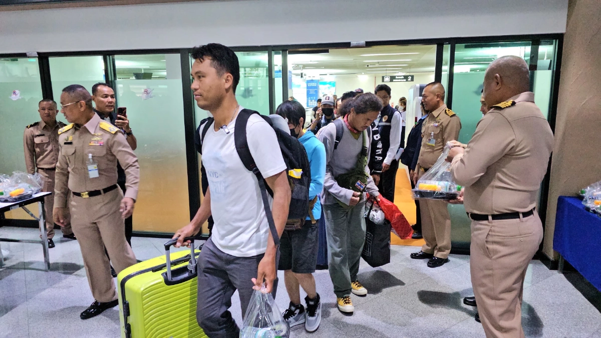 90 'แรงงานไทย' จาก 'อิสราเอล' กลับถึง ประเทศไทย แล้ว
