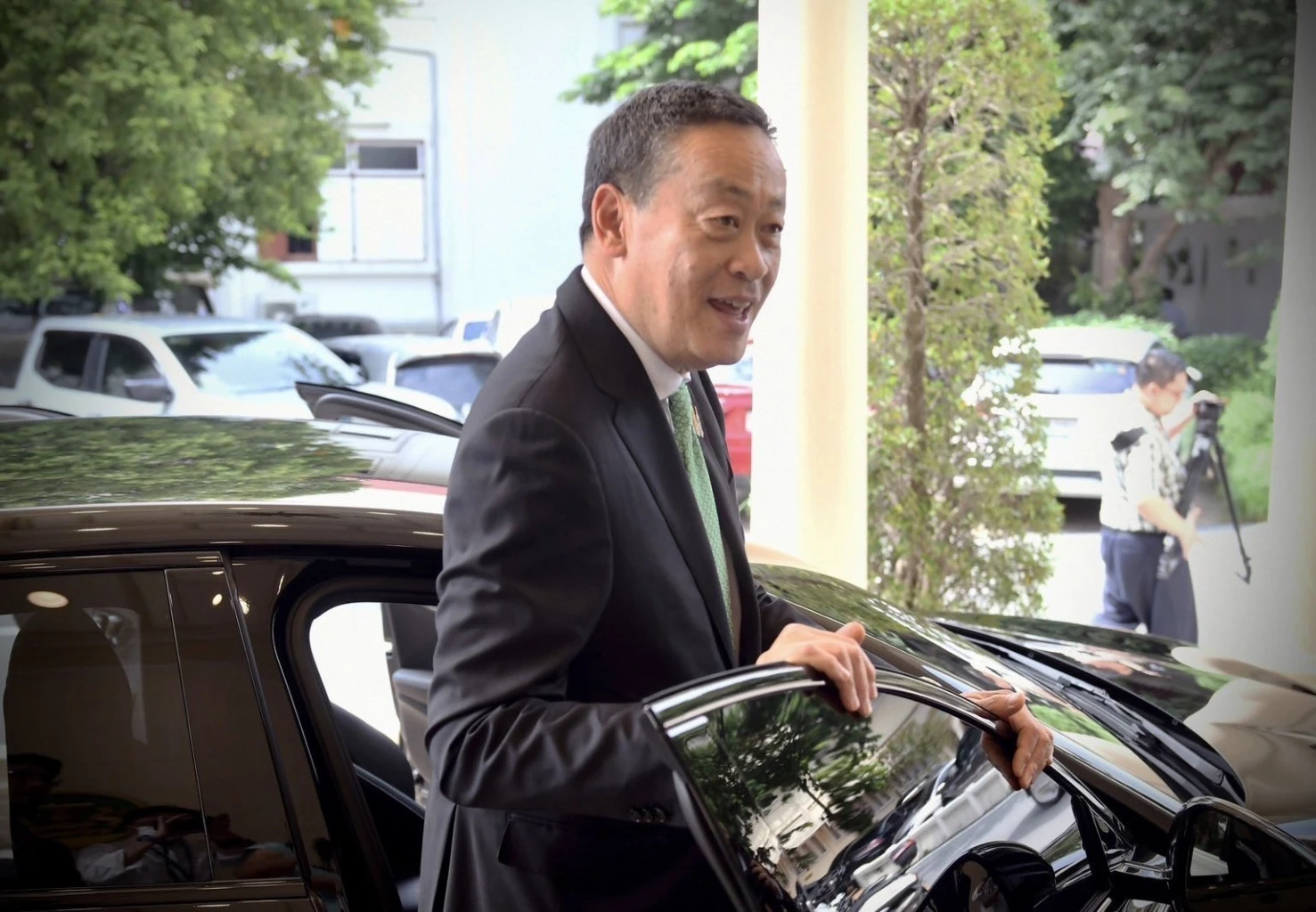 นายเศรษฐา ทวีสิน นายกรัฐมนตรี