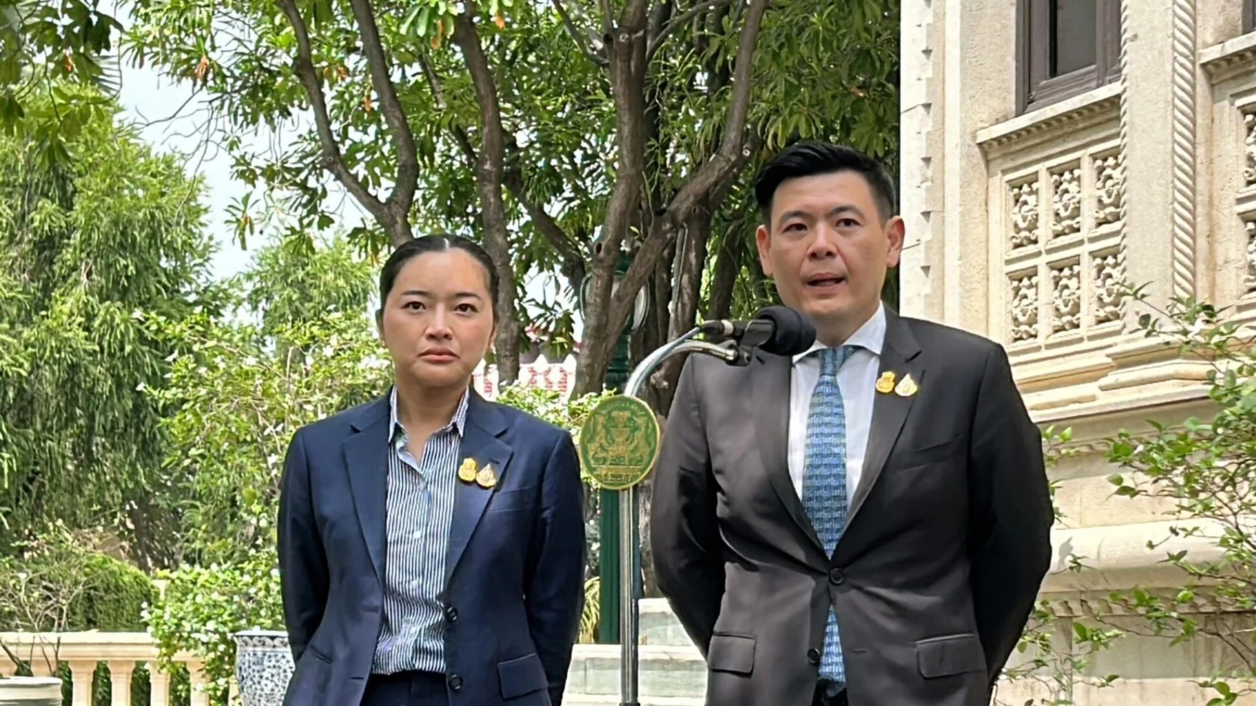  นายจักรพงษ์ แสงมณี รมช.ต่างประเทศ และน.ส.สุดาวรรณ หวังศุภกิจโกศล  รมว.ท่องเที่ยวและกีฬา