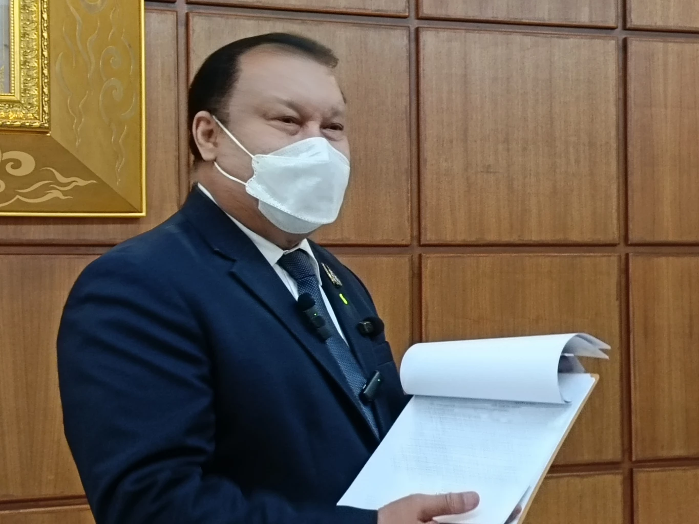 สนธิญา บุกจี้กกต.ปมปล่อยผ่านนโยบายหาเสียง