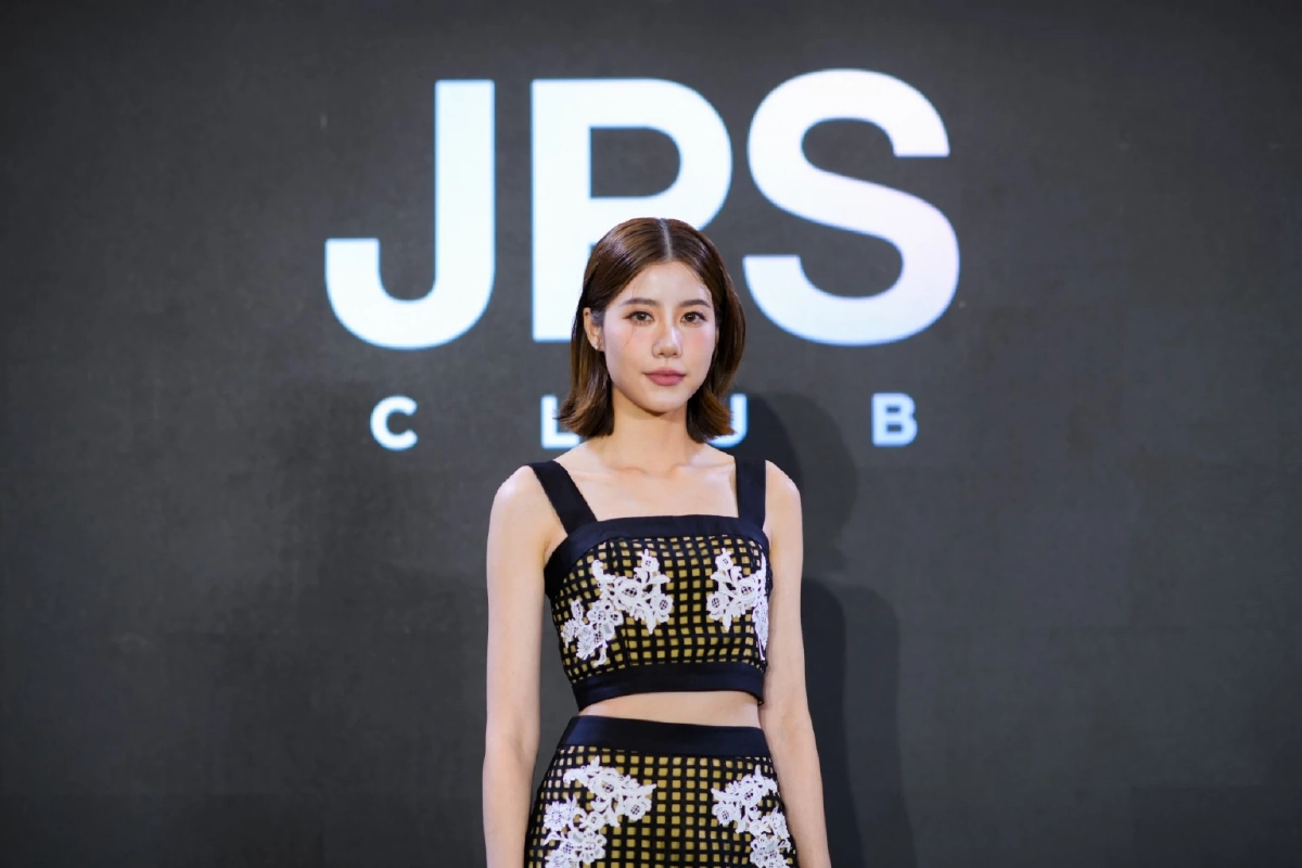 เอสเธอร์-สุปรีย์ลีลา