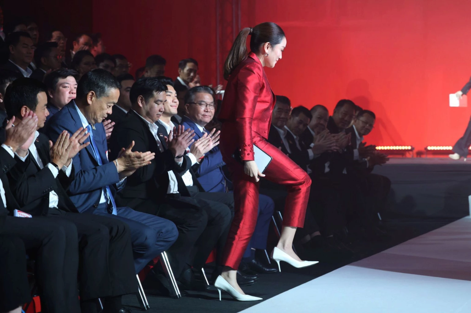 แพทองธาร  สุดคึก ประกาศพา 'เพื่อไทย' ขึ้นพรรคอันดับ 1