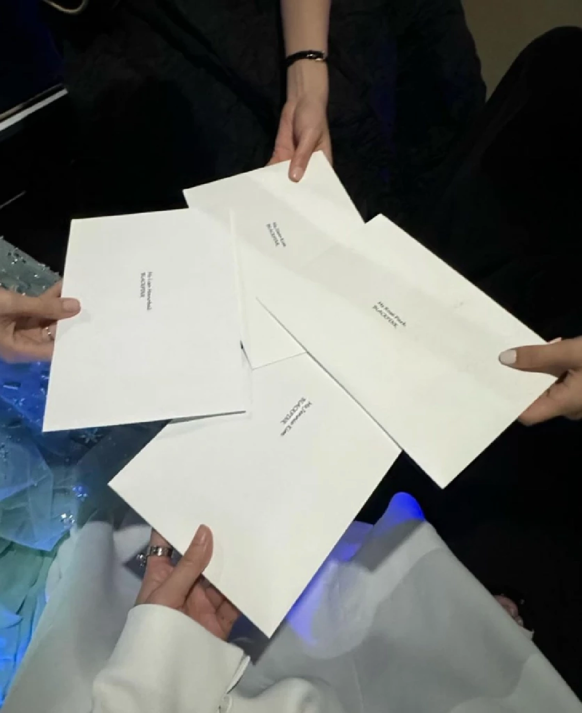 เรียกน้ำตา 'โรเซ่ BLACKPINK' โพสต์ภาพรวมครั้งแรก จากใจสุดซึ้ง