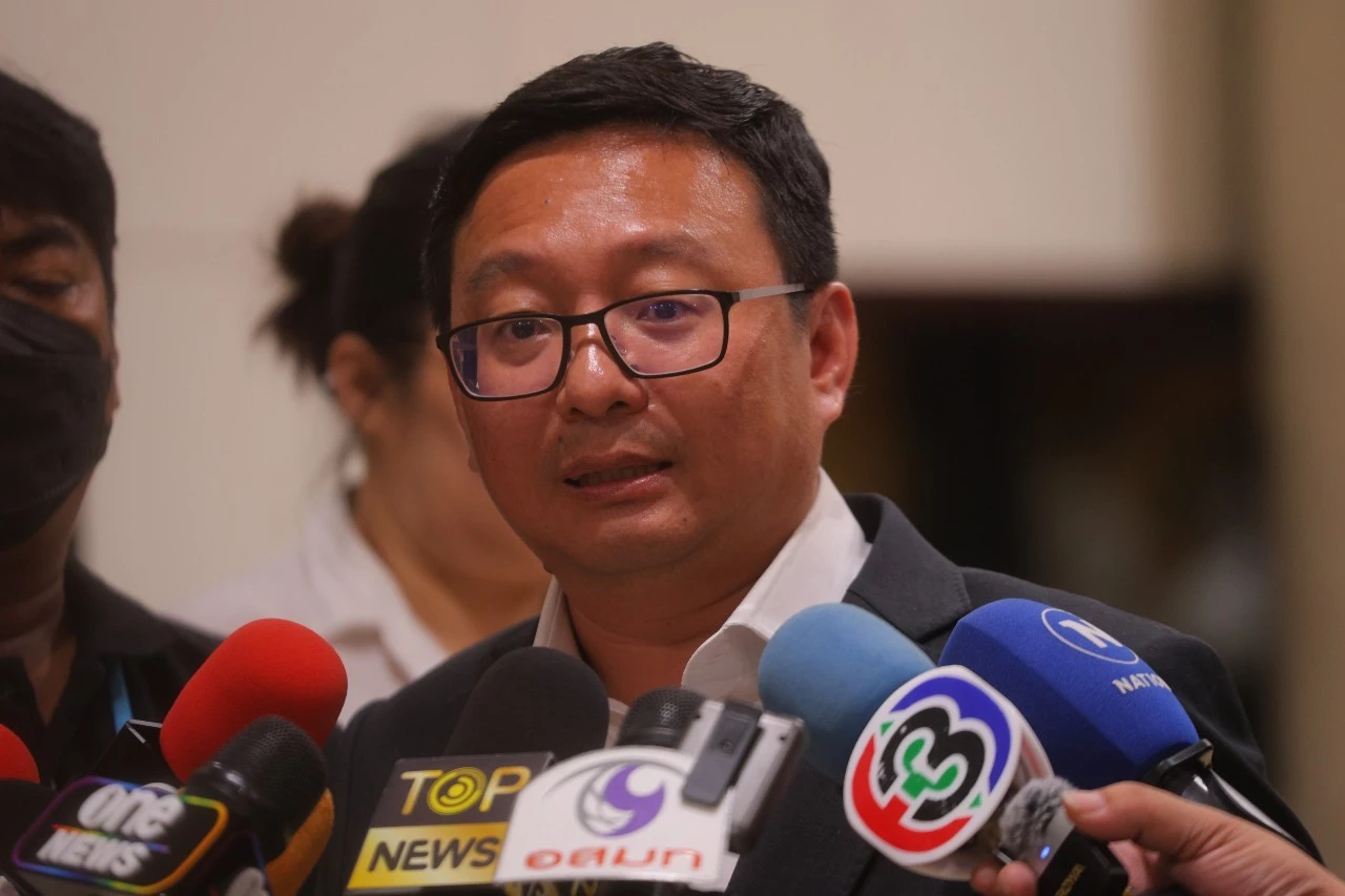 ชัยธวัช ตุลาธน หัวหน้าพรรคก้าวไกล 