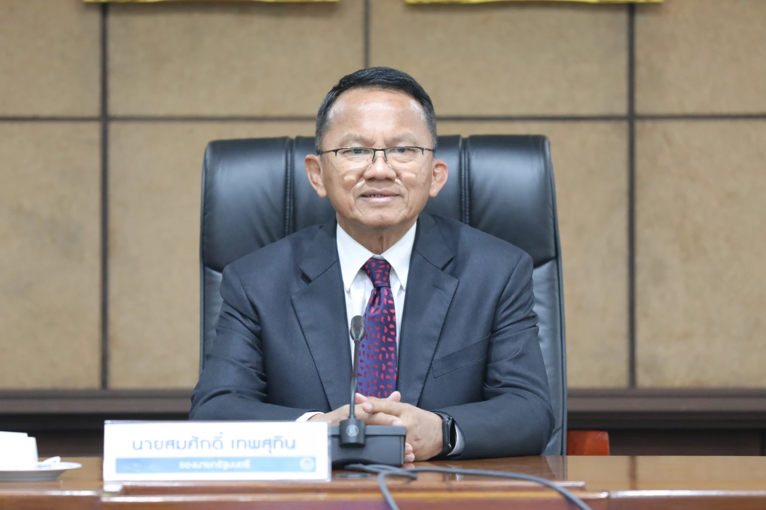 นายสมศักดิ์ เทพสุทิน รองนายกรัฐมนตรี