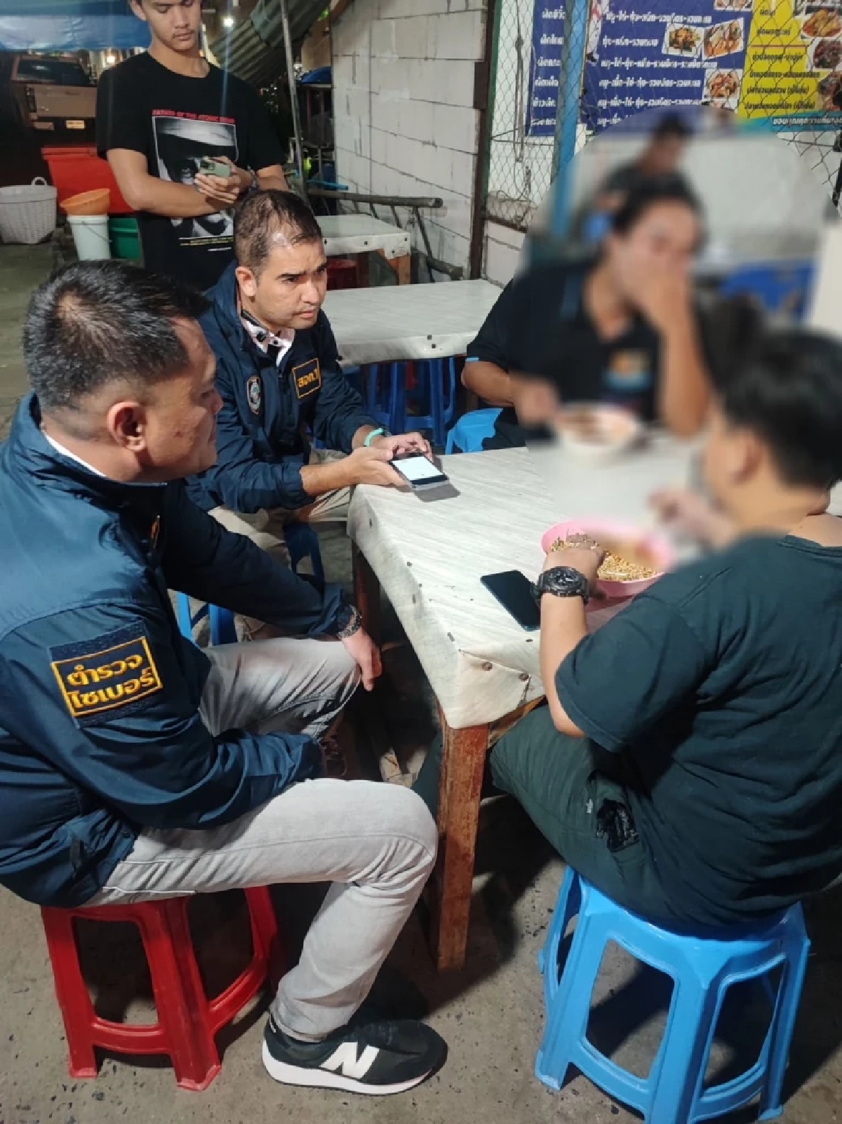 ตร.ไซเบอร์ รวบสาว 19 อ้างเป็นสรรพากร หลอกเหยื่อติดตั้ง 'แอปฯดูดเงิน' 