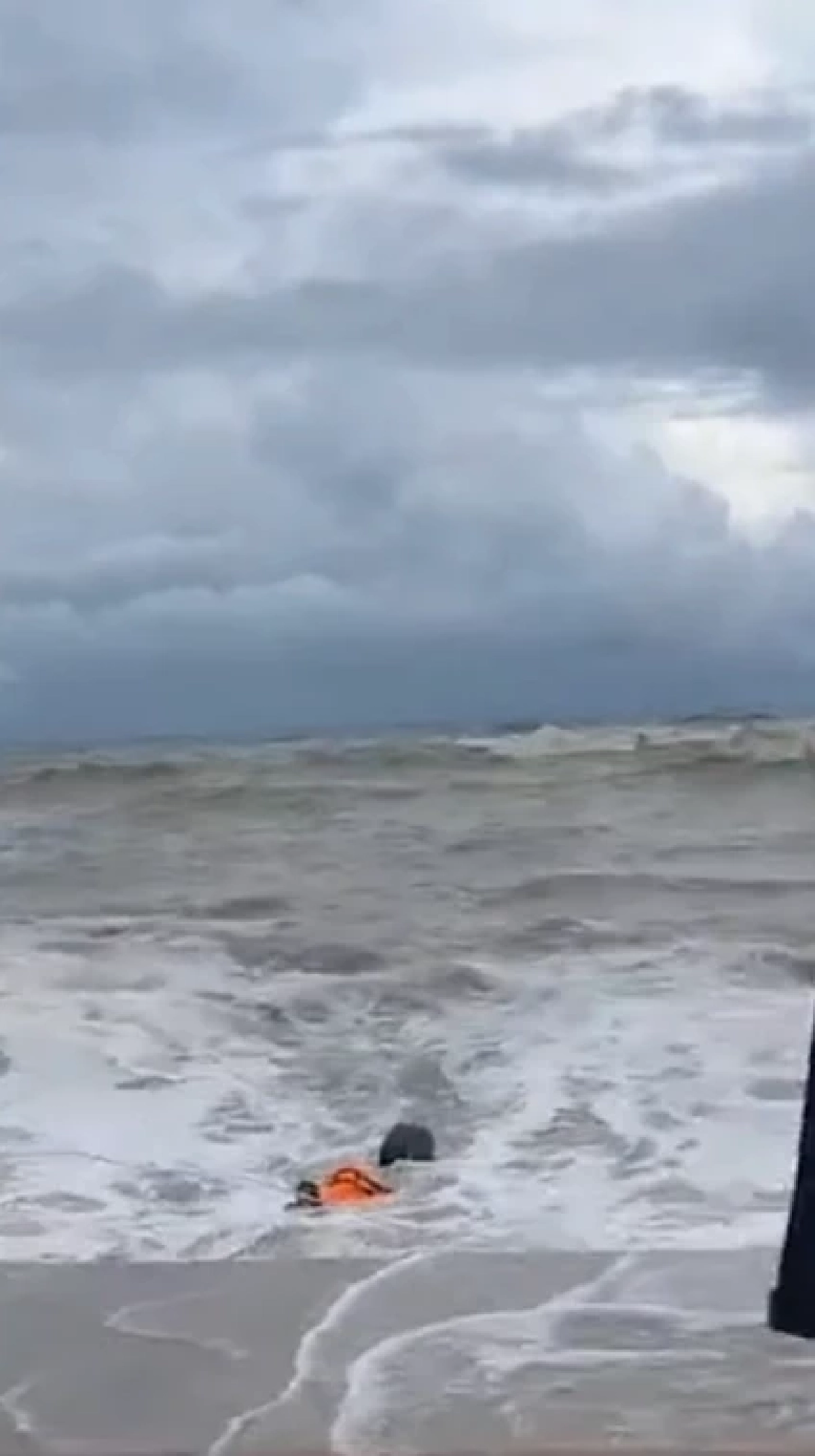 นาทีชีวิต