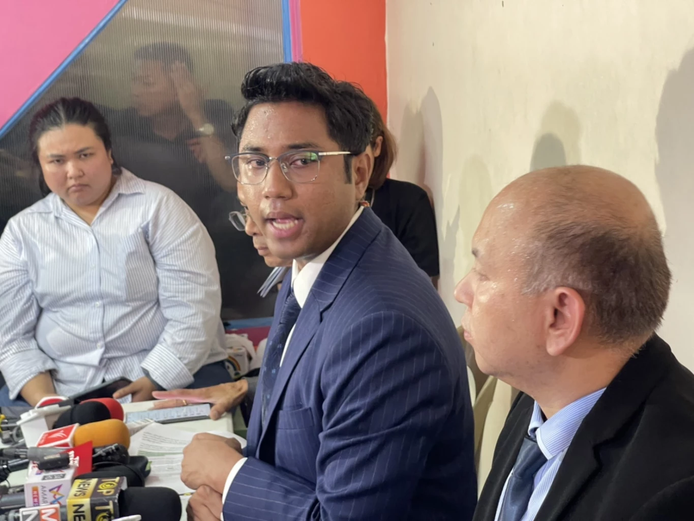 ‘ปูอัด’ แถลงเปิดใจขอโทษ 3 คู่กรณี ยันยัง ‘ไม่ลาออก’ รอ กกต.ตัดสิน