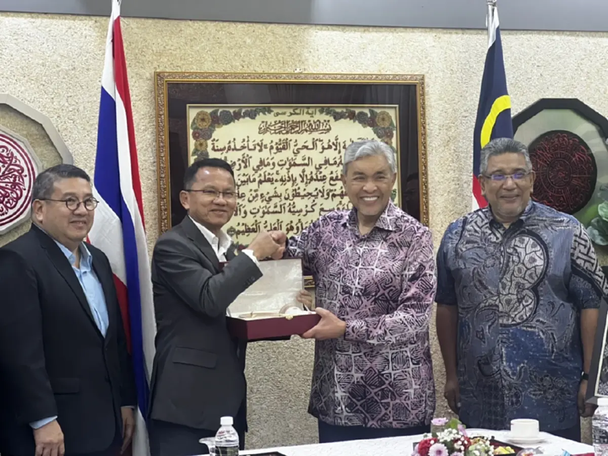 นายสมศักดิ์หเข้าพบรองนายกรัฐมนตรีและรัฐมนตรีของมาเลเซีย