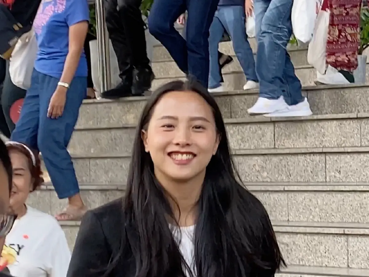 ไอซ์ รัชนก ศรีนอก ยิ้มแย้มหลังศาลให้ประกันตัว