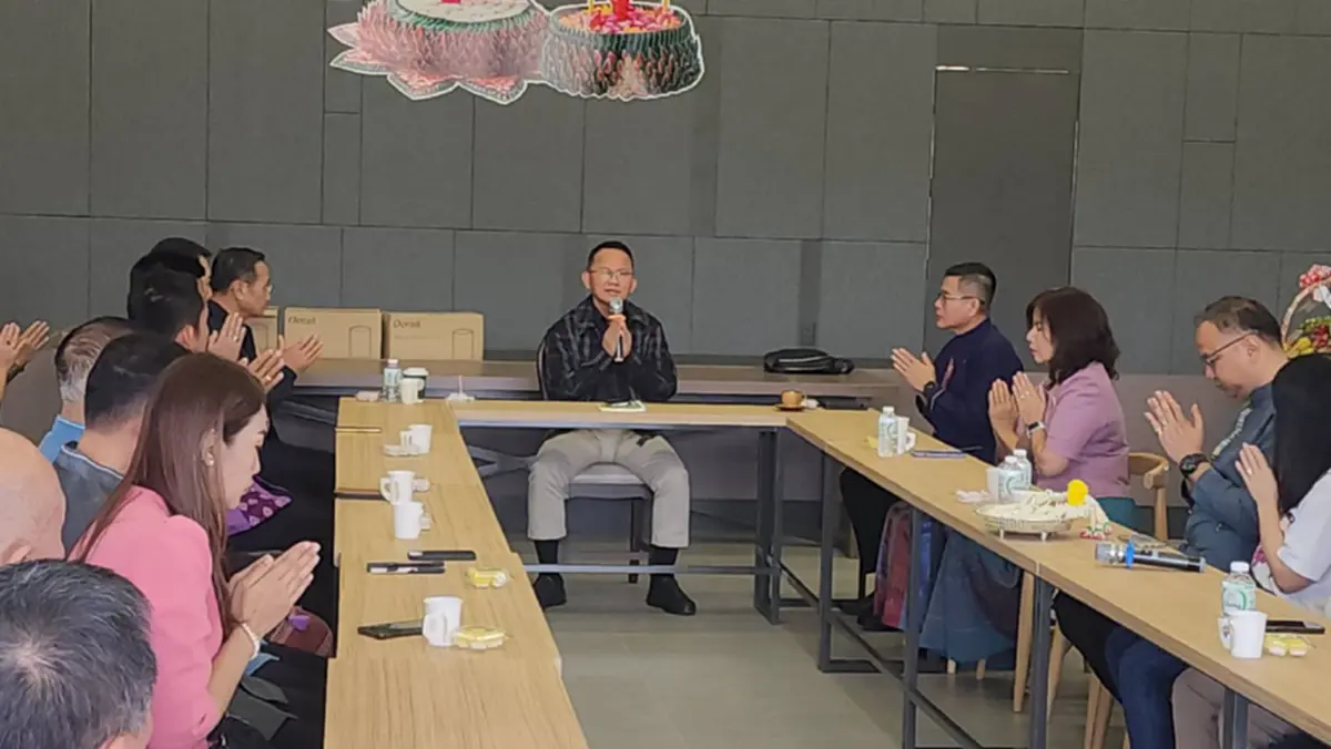 'สมศักดิ์' เปิดบ้านอวยพร ขรก.สุโขทัย เดินหน้าช่วยประชาชนเต็มที่